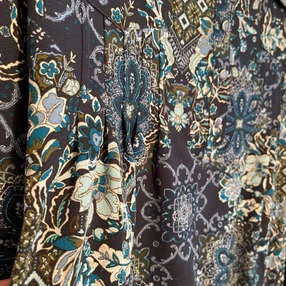 SOLD IN AUCTION ~ AVENUE Abstract Floral Navy Blue Button Henley 18/20 - Picture 10 of 11